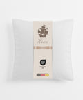 Quadratisches Select 3-Kammer-Kissen mit eleganter Produktverpackung und hochwertiger Präsentation auf neutralem Hintergrund.