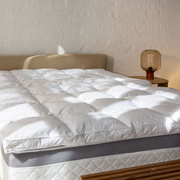 Richard Behr & Co. Natural Mattress Topper